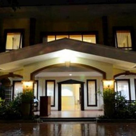 Grand Sumatera Hotel Surabaia Exterior foto