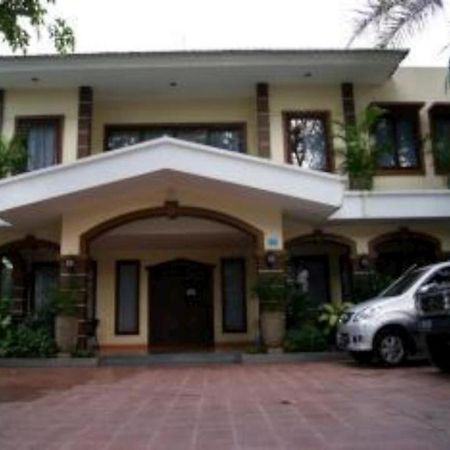 Grand Sumatera Hotel Surabaia Exterior foto