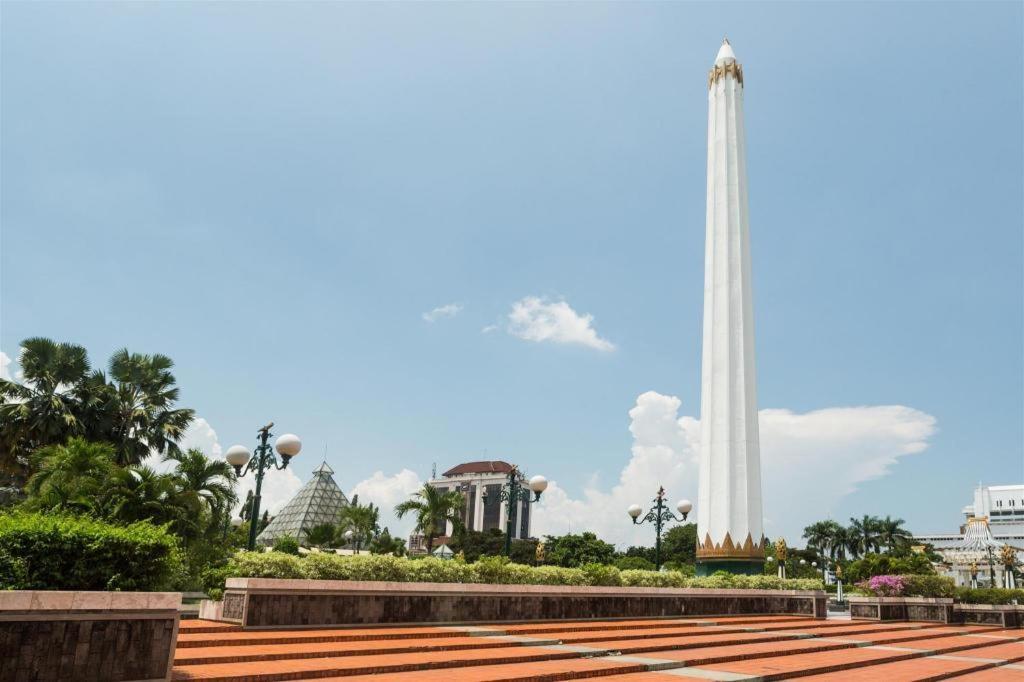 Grand Sumatera Hotel Surabaia Exterior foto