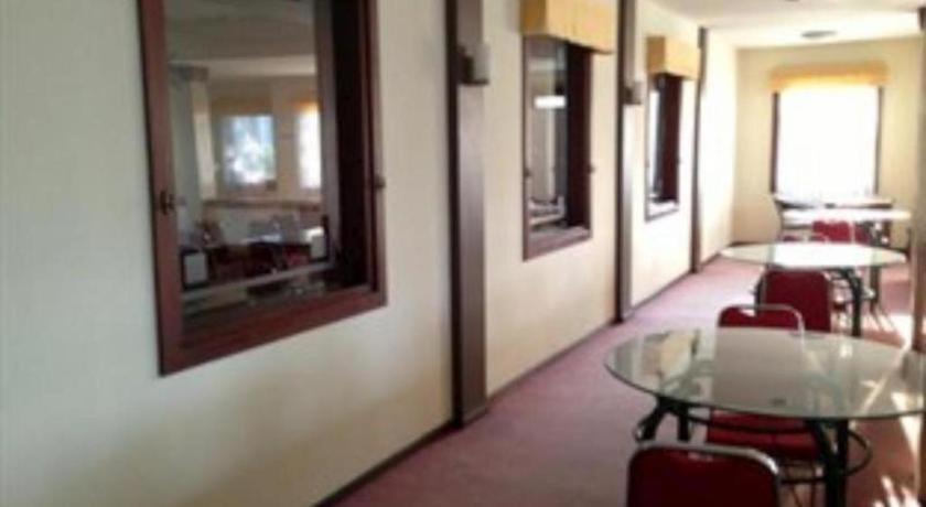 Grand Sumatera Hotel Surabaia Exterior foto