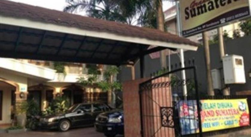 Grand Sumatera Hotel Surabaia Exterior foto