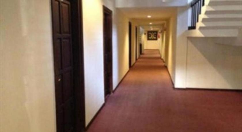 Grand Sumatera Hotel Surabaia Exterior foto