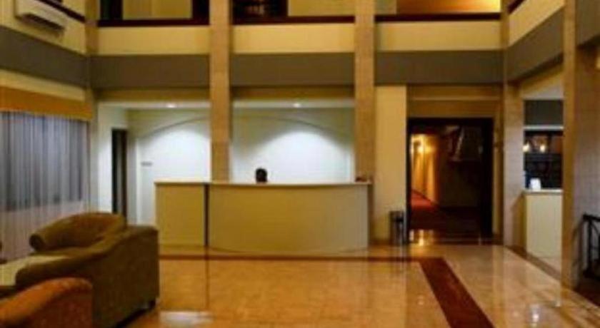 Grand Sumatera Hotel Surabaia Exterior foto