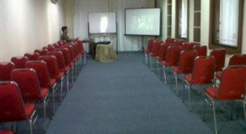 Grand Sumatera Hotel Surabaia Exterior foto