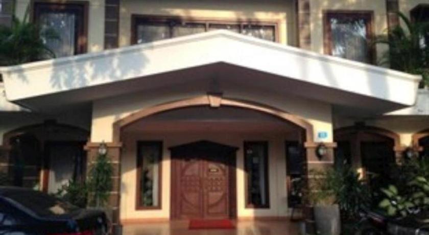 Grand Sumatera Hotel Surabaia Exterior foto