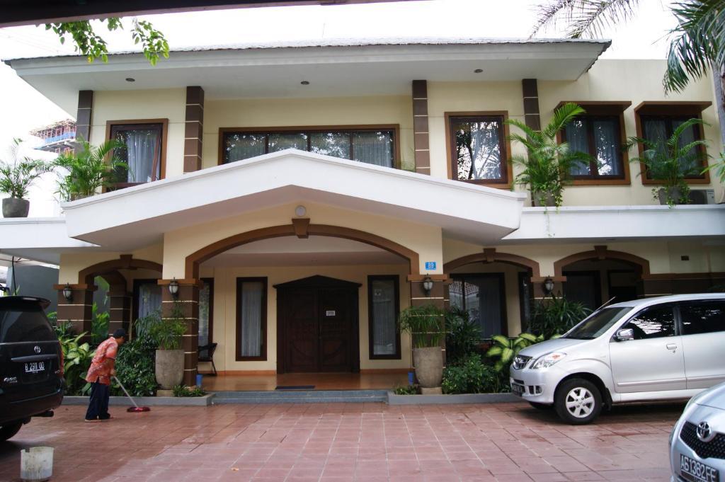 Grand Sumatera Hotel Surabaia Exterior foto