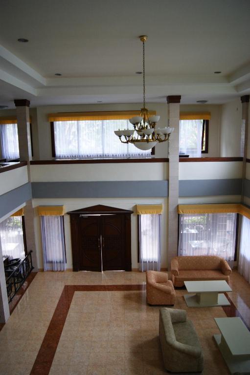 Grand Sumatera Hotel Surabaia Exterior foto