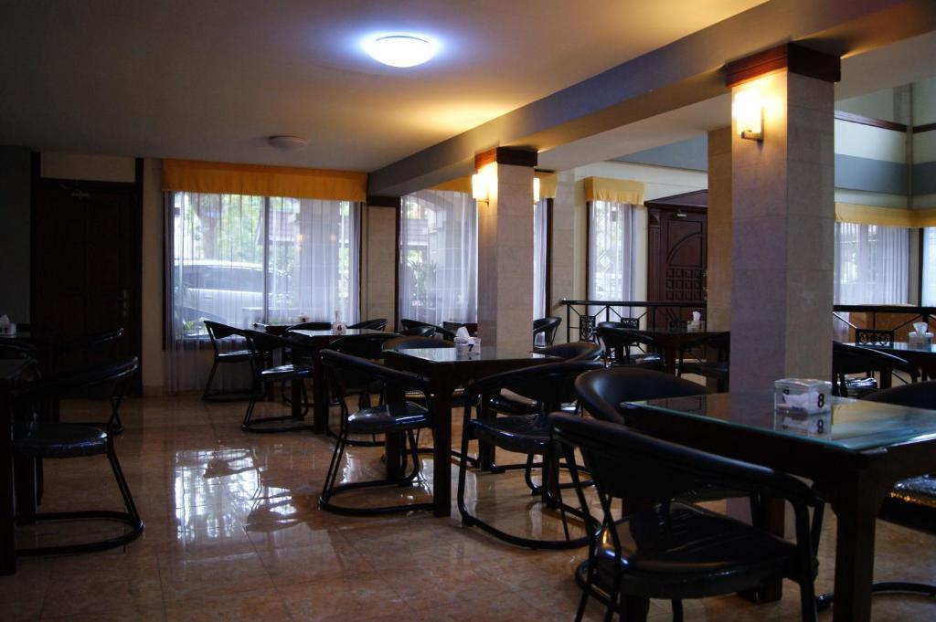 Grand Sumatera Hotel Surabaia Exterior foto