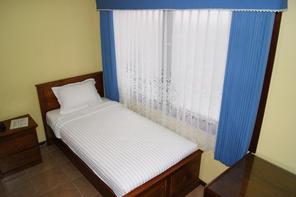 Grand Sumatera Hotel Surabaia Exterior foto
