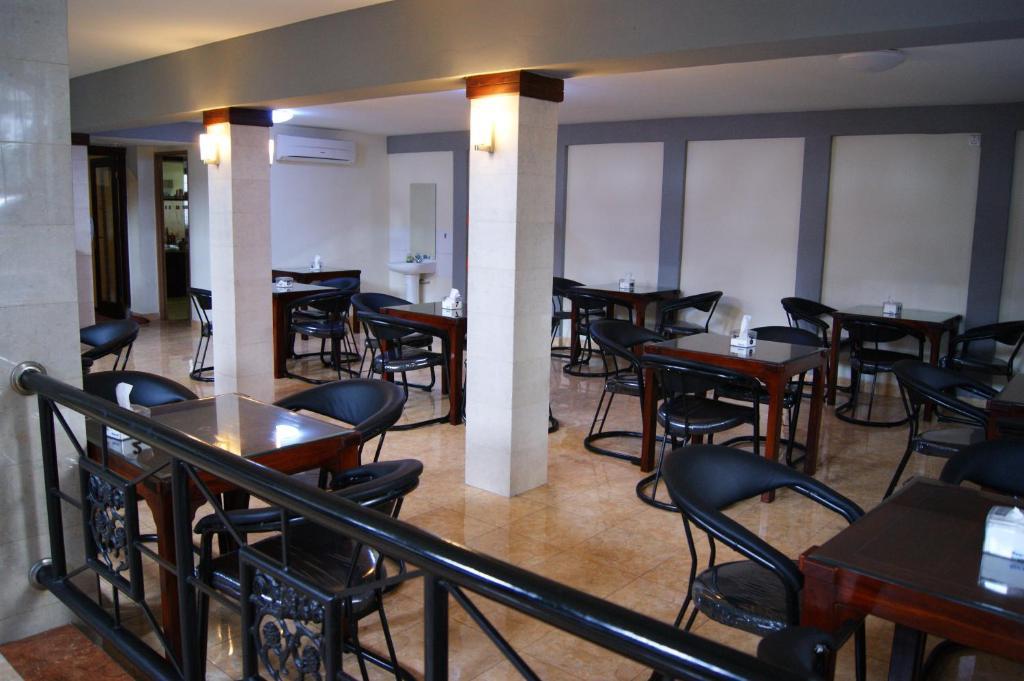 Grand Sumatera Hotel Surabaia Exterior foto
